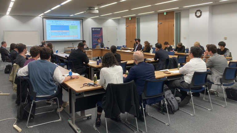 [Translate to Japonais:] Solid interest in our seminar about French internships in Osaka