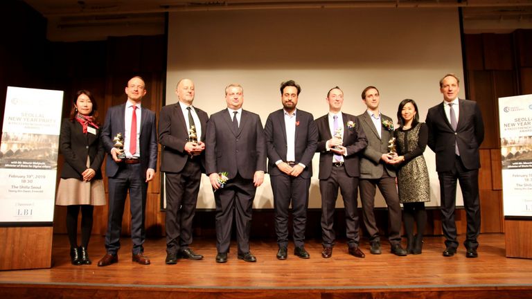 [Translate to Coréen:] Mounir mahjoubi at the FKCCI French Business Awards 2019