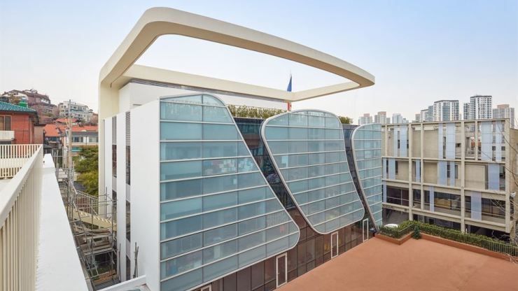 Operations of the French School of Seoul amidst relaxation of social distancing