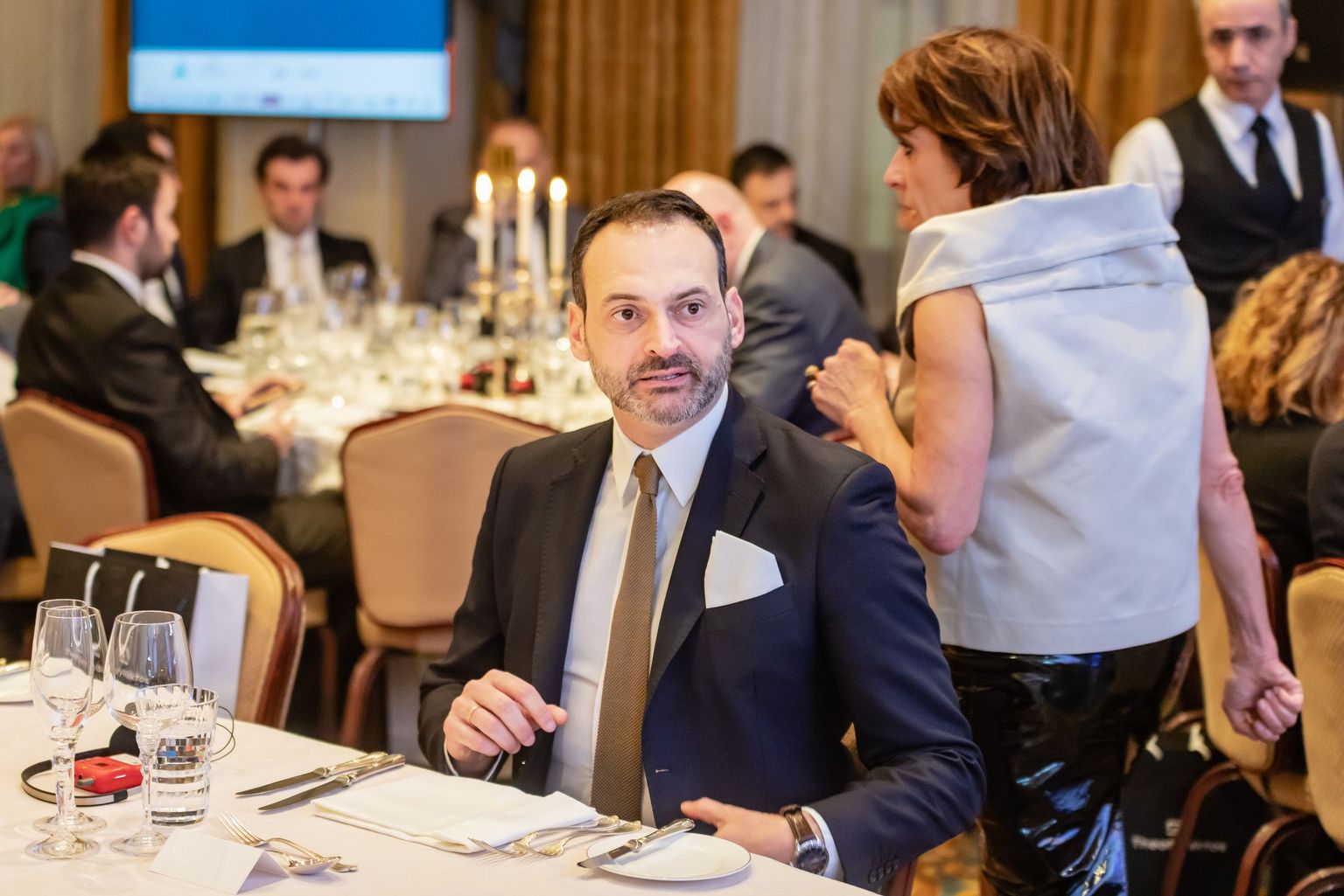 [Translate to Grec:] 