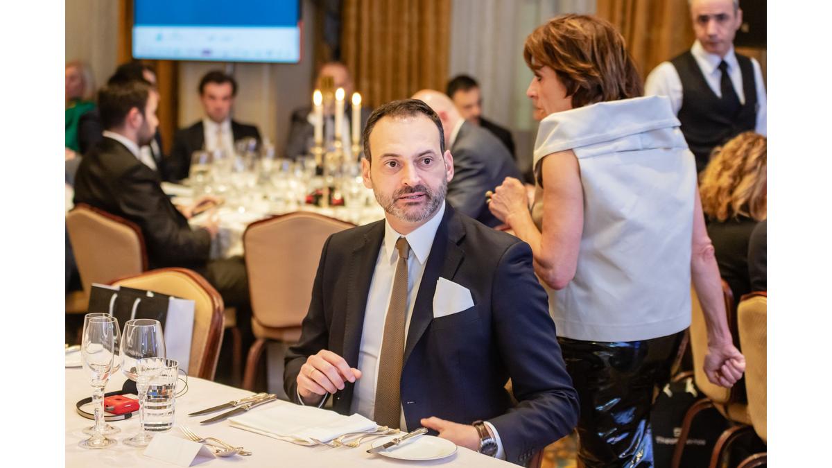 [Translate to Grec:] 