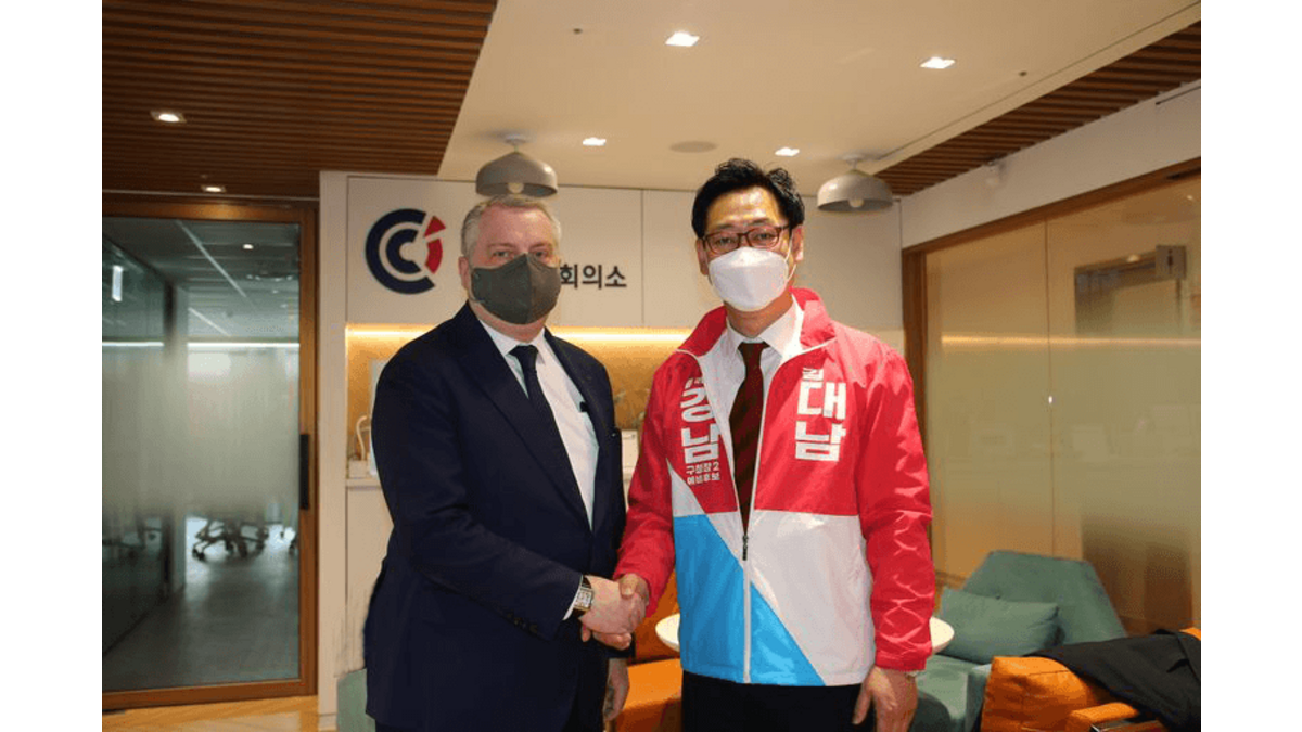 Candidate for Mayor of Gangnam-gu, Dae Nam KIM visits FKCCI 