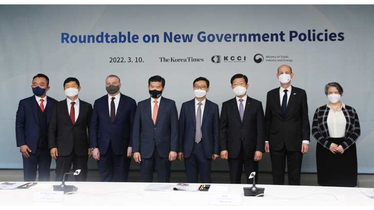 Chambers of Commerce discuss foreign investments and the future of Korea under the next administration