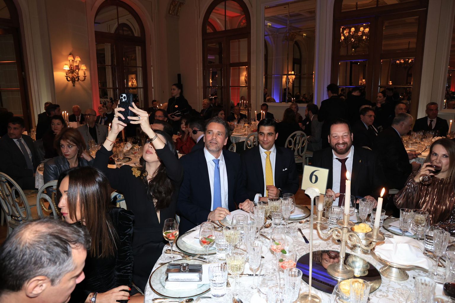 [Translate to Grec:] 