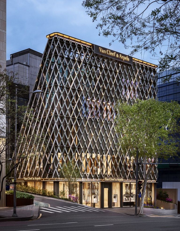 Van Cleef and Arpels opens its Seoul Maison