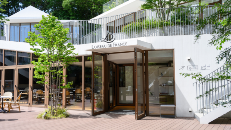 [Translate to Japonais:] "Loiseau de France" se pose à Tokyo