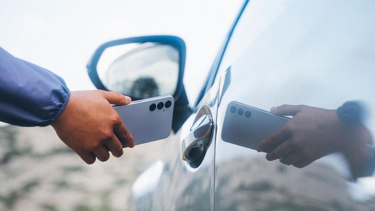 IDEMIA Secure Transactions using a new smartphone technology to unlock car doors