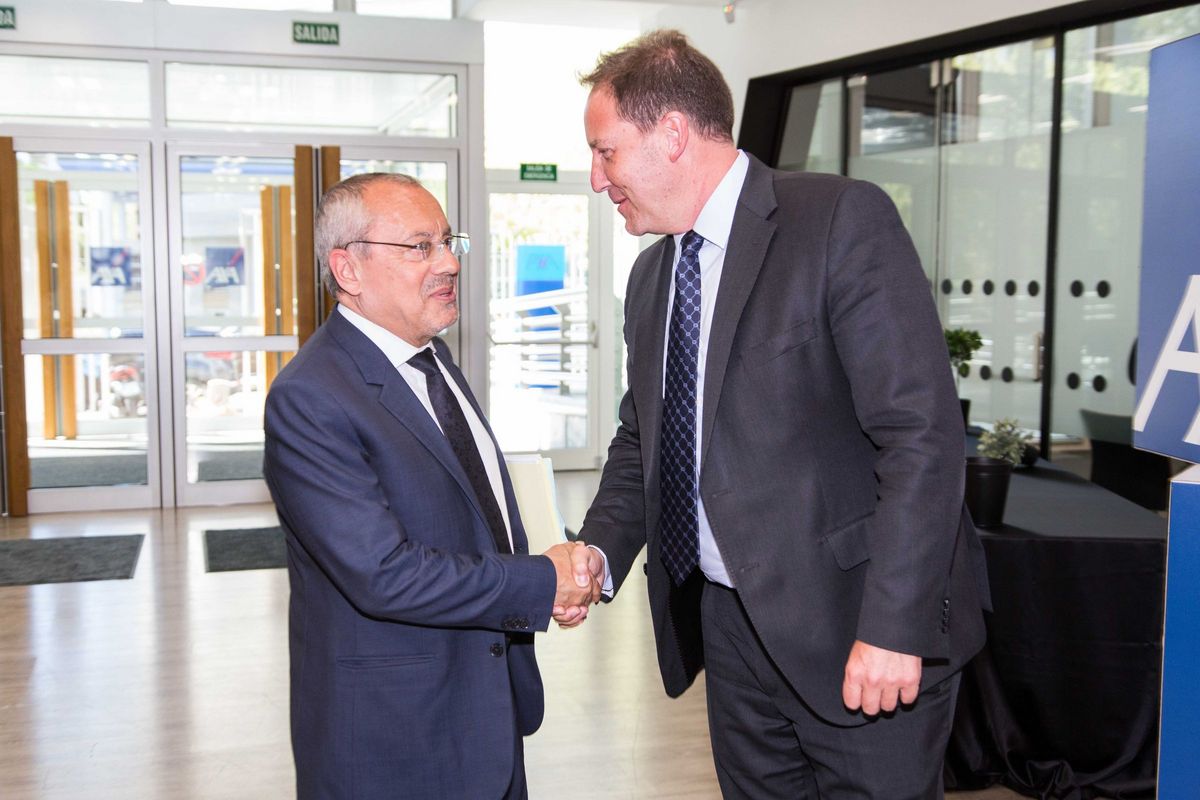 El Presidente recibe al Excmo. Embajador de Francia