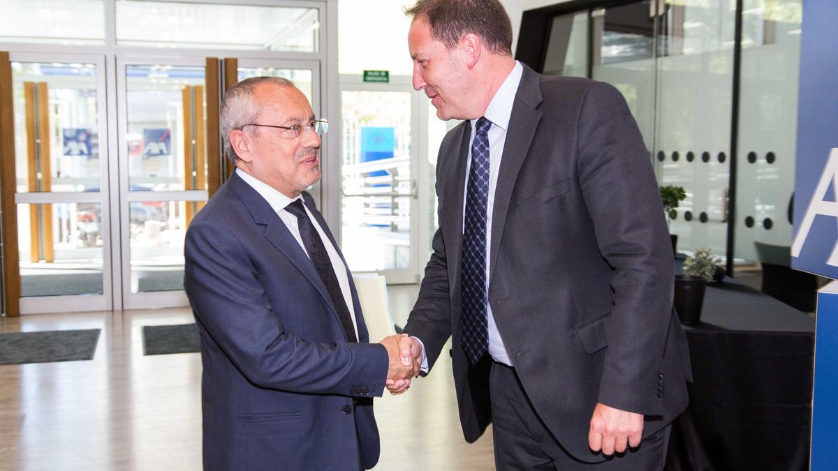 El Presidente recibe al Excmo. Embajador de Francia