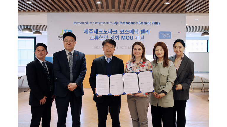 Cosmetic Valley and Jeju Technopark join forces on Jeju's cosmetics and beauty industry