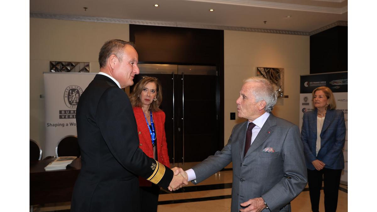 [Translate to Grec:] 