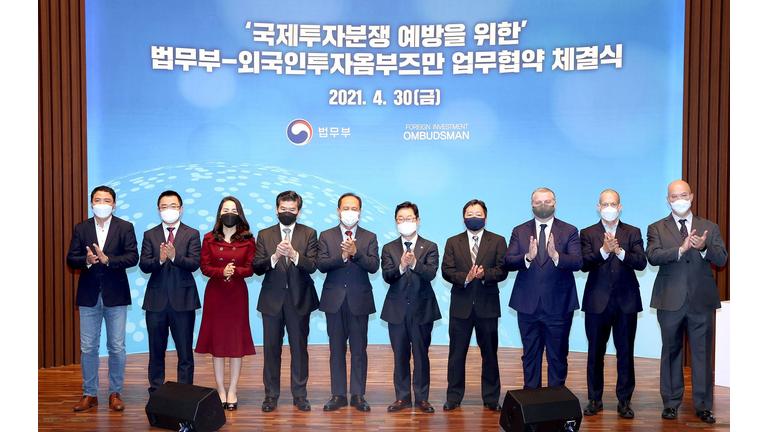 FKCCI attends the MOU signature ceremony between the Ministry of Justice and Foreign Investment Ombudsman to prevent international investment disputes