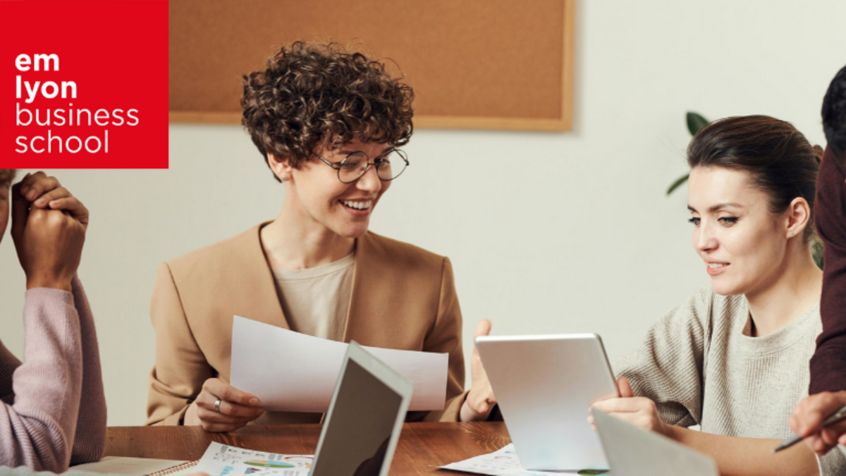 Les professeurs emlyon business school explorent les nouvelles pratiques pour développer le leadership par l’action