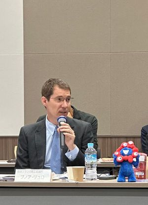 G7商工会議所ラウンドテーブルでCCIFJを紹介するブノワ・リュロ氏
