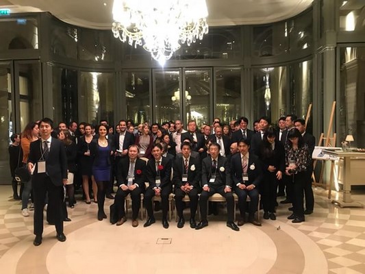 Lors de l'ouverture du bureau de représentation de Paris