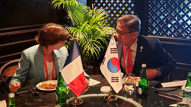 South Korea, France hold foreign ministerial talks in Bali on economic security South Korea, France hold foreign ministerial talks in Bali on economic security