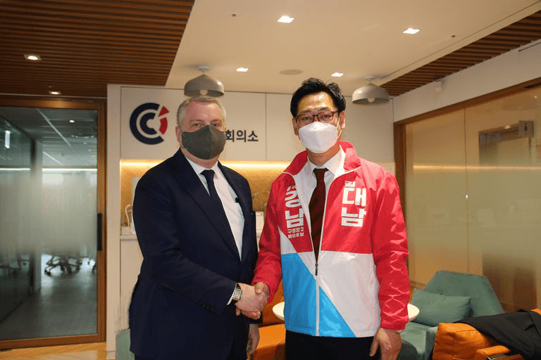 Candidate for Mayor of Gangnam-gu, Dae Nam KIM visits FKCCI 