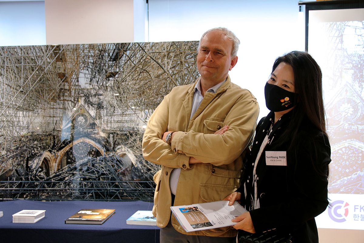 Throwback on 30 years of wandering the world: FKCCI members meet with famous photo-reporter