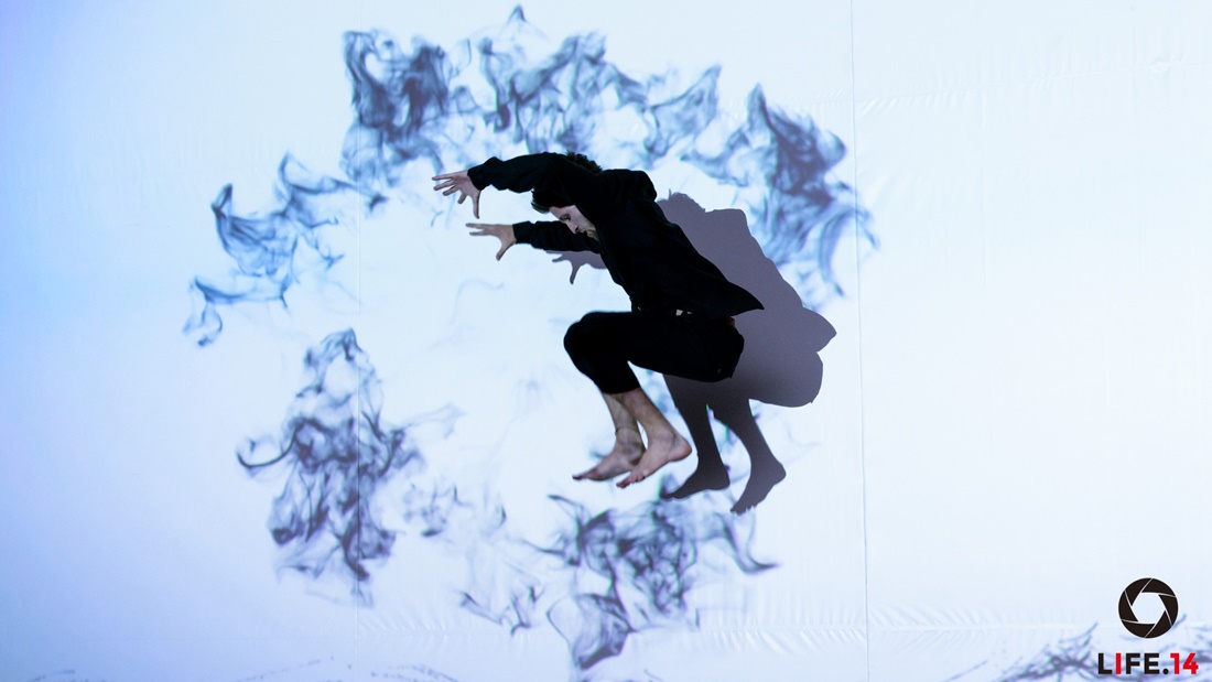 「マジックフュージョン」による幻想的な視覚のグランドショー