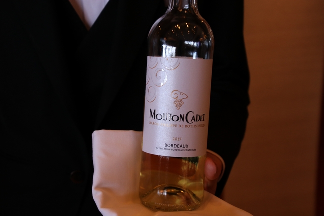 [Translate to Japonais:] Merci à notre sponsor Mouton Cadet