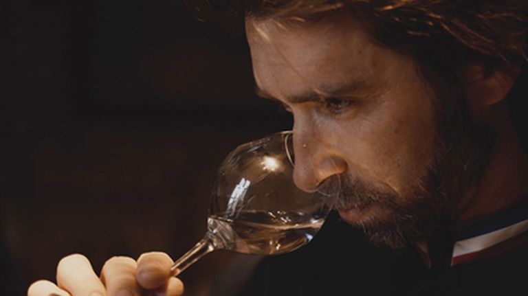 [Translate to Japonais:] Un sommelier français nommé ambassadeur des sakes de Nadagogo et Harima