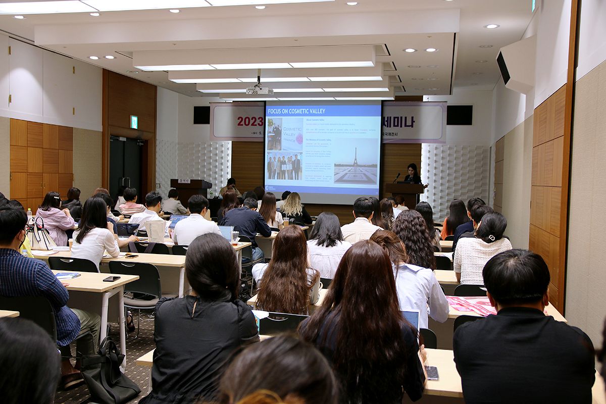 [Translate to Coréen:] The French cosmetic market: the new Eldorado for Seoul - French Korean Chamber of Commerce and Industry at Cosmobeauty Seoul 2023