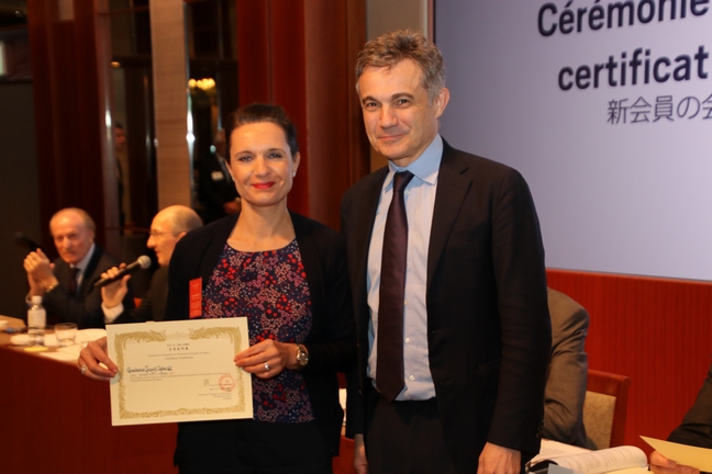 Remise de certificat d'adhésion pour les nouveaux membres