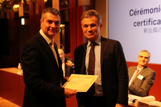 Remise de certificat d'adhésion pour les nouveaux membres