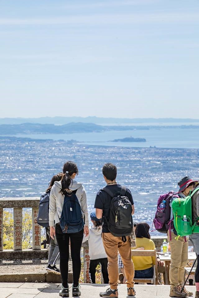 Paysage depuis le bâtiment secondaire du sanctuaire Oyama Afuri Jinja