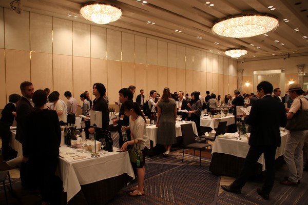 [Translate to Japonais:] mission Bourgogne & Jura Grand Tasting