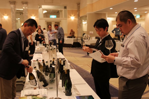 [Translate to Japonais:] mission Bourgogne & Jura Grand Tasting